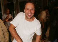 Μέμος Μπεγνής: Έχει συζητηθεί να επιστρέψει το “Άκρως οικογενειακόν”