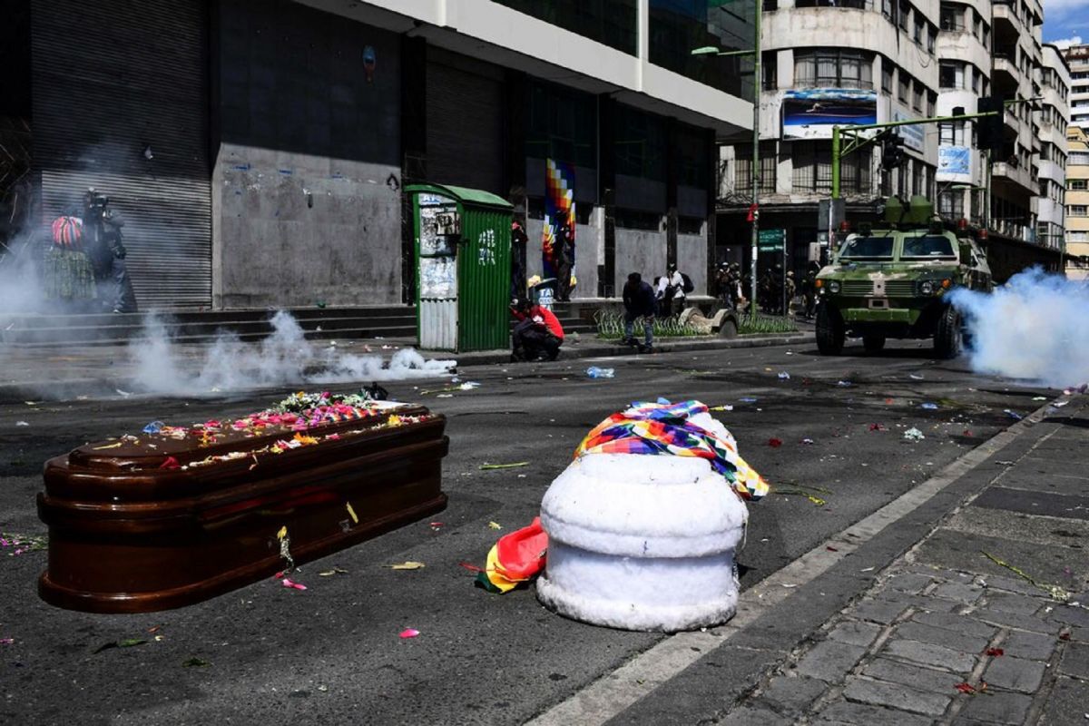 Βολιβία: Νέα επεισόδια στη Λα Πας – Το Κογκρέσο συζητά νέες εκλογές