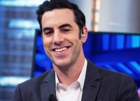 Σάσα Μπαρόν Κοέν: Έριξε “μπηχτές” για το Facebook