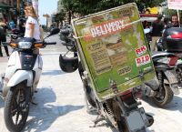 Αδιανόητο μήνυμα διαχειριστή που απαγορεύει τη χρήση του ασανσέρ από ντελίβερι (pic)