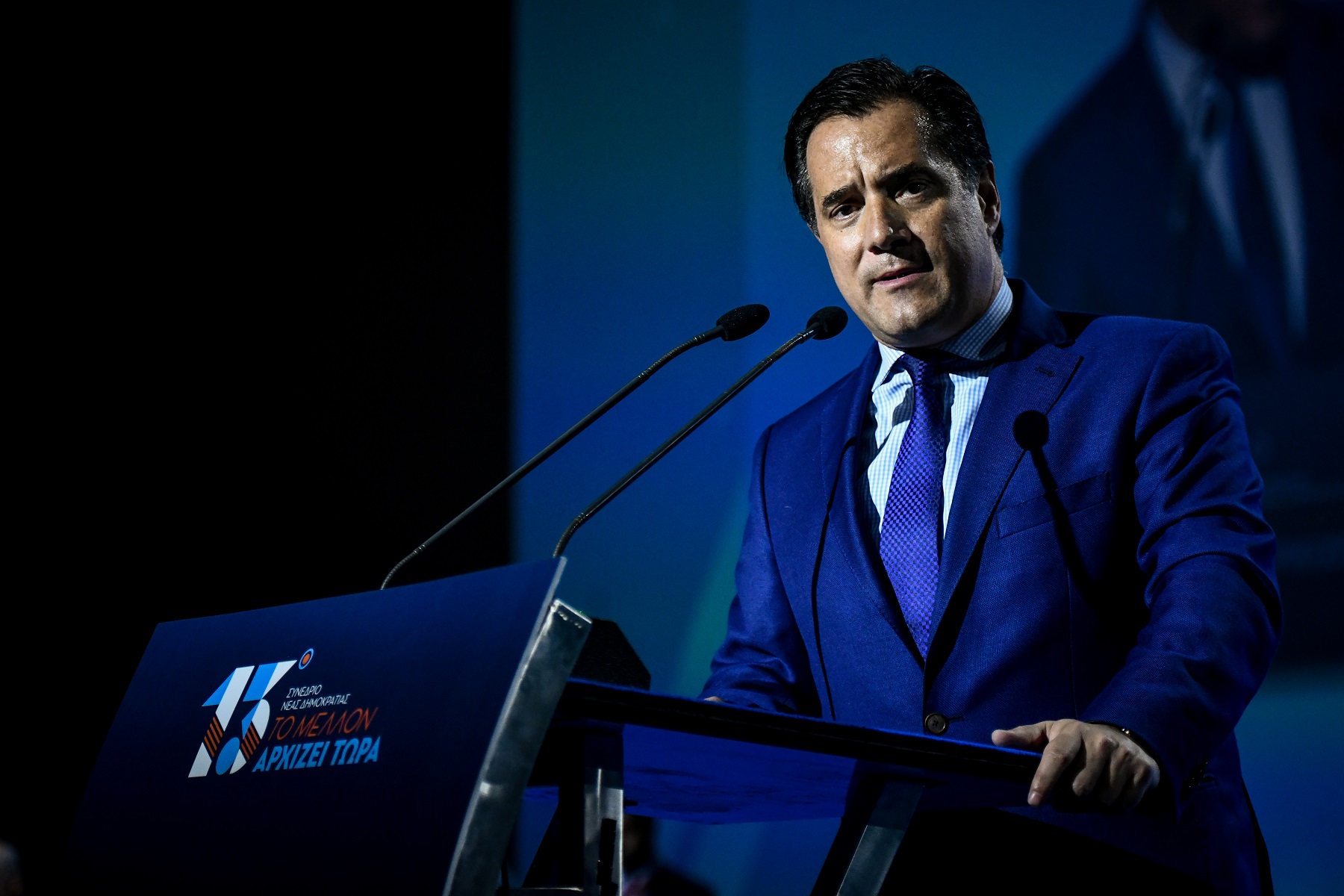 Γεωργιάδης: Επιδότηση κατά 50% για αγορά θερμαστρών σε καφέ, μπαρ και εστιατόρια