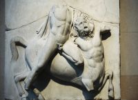 Independent: Είναι ντροπή η άρνηση Τζόνσον να επιστρέψει τα Γλυπτά του Παρθενώνα