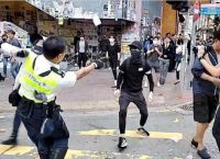 Κίνα: Σοκαριστικό βίντεο δείχνει αστυνομικό να πυροβολεί διαδηλωτή