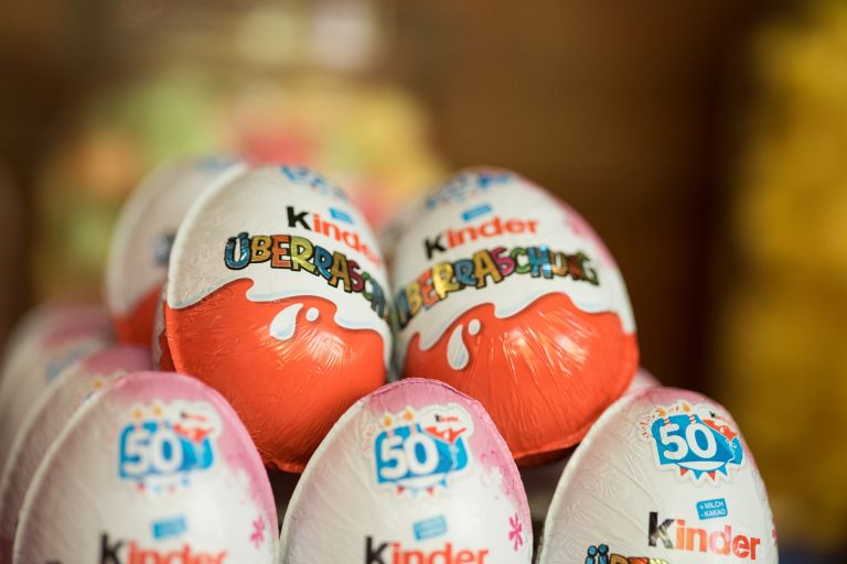 Αυτός είναι ο λόγος που το αυγό kinder έxει το παιχνίδι πάντα σε κίτρινη θήκη