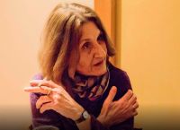 Μάρω Δούκα: Πρέπει να χρησιμοποιήσουμε το Facebook κι όχι να υποδουλωθούμε σ’ αυτό