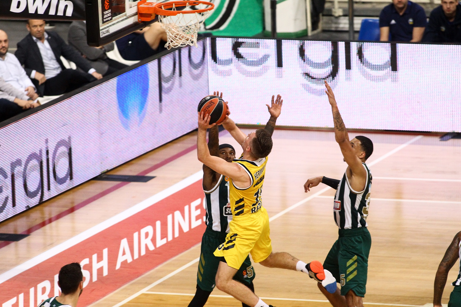 Παναθηναϊκός – Άλμπα 105-106