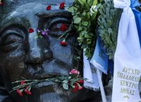 Επέτειος Πολυτεχνείου: Άνοιξαν οι πύλες για καταθέσεις στεφάνων – Σε επιφυλακή η αστυνομία