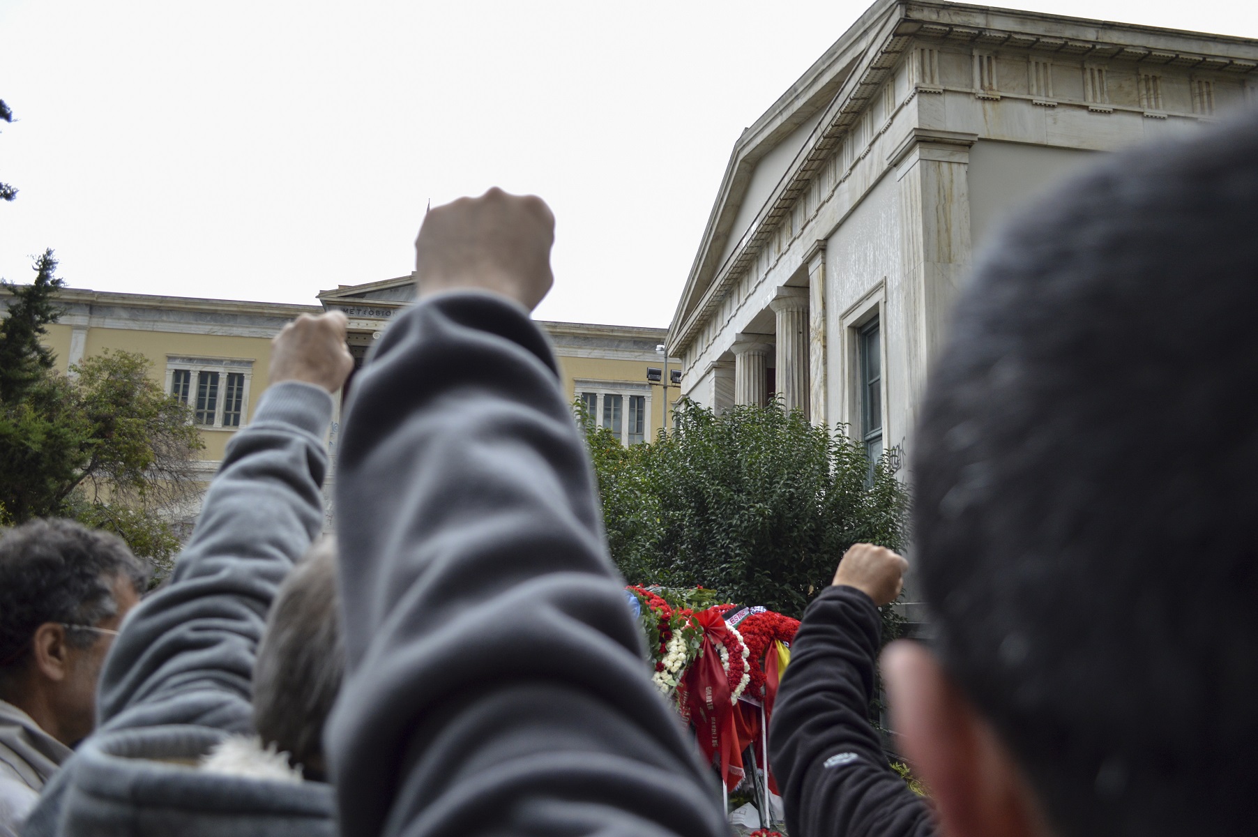 Διεθνής Αμνηστεία: Να ανακληθεί η καθολική απαγόρευση συναθροίσεων