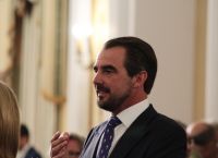 Φιλοβασιλικές μπούρδες μέχρι μυελού οστέων