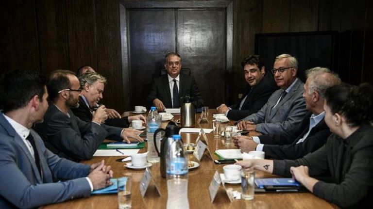 Ψήφος αποδήμων: Κατατέθηκε στα κόμματα το νομοσχέδιο – Διαβάστε αναλυτικά τι περιλαμβάνει