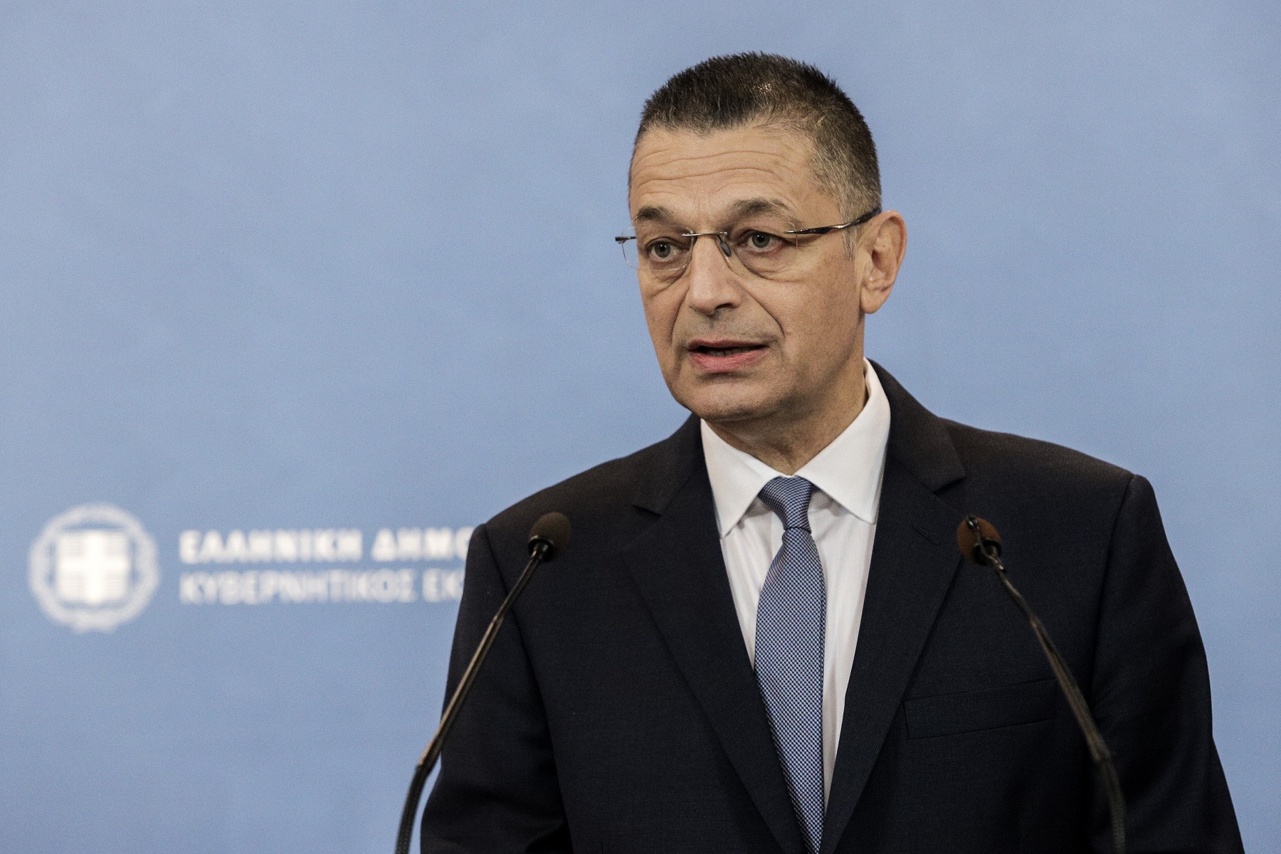 Αλκιβιάδης Στεφανής: Παραθέτει τα πτυχία του ο υφυπουργός Άμυνας