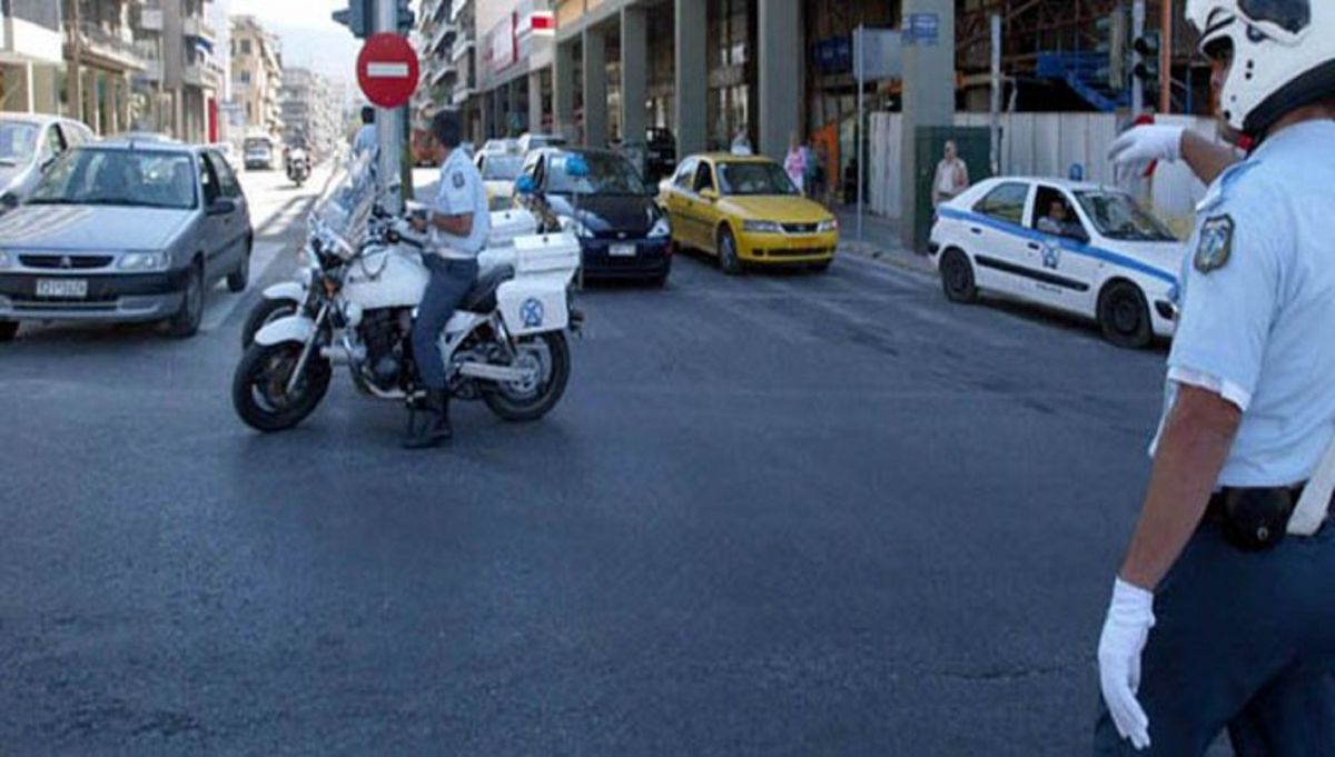 Λεωφόρος Συγγρού: Τροχαίο με μοτοσυκλετιστή να παρασέρνει πεζούς