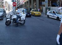 Λεωφόρος Συγγρού: Τροχαίο με μοτοσυκλετιστή να παρασέρνει πεζούς