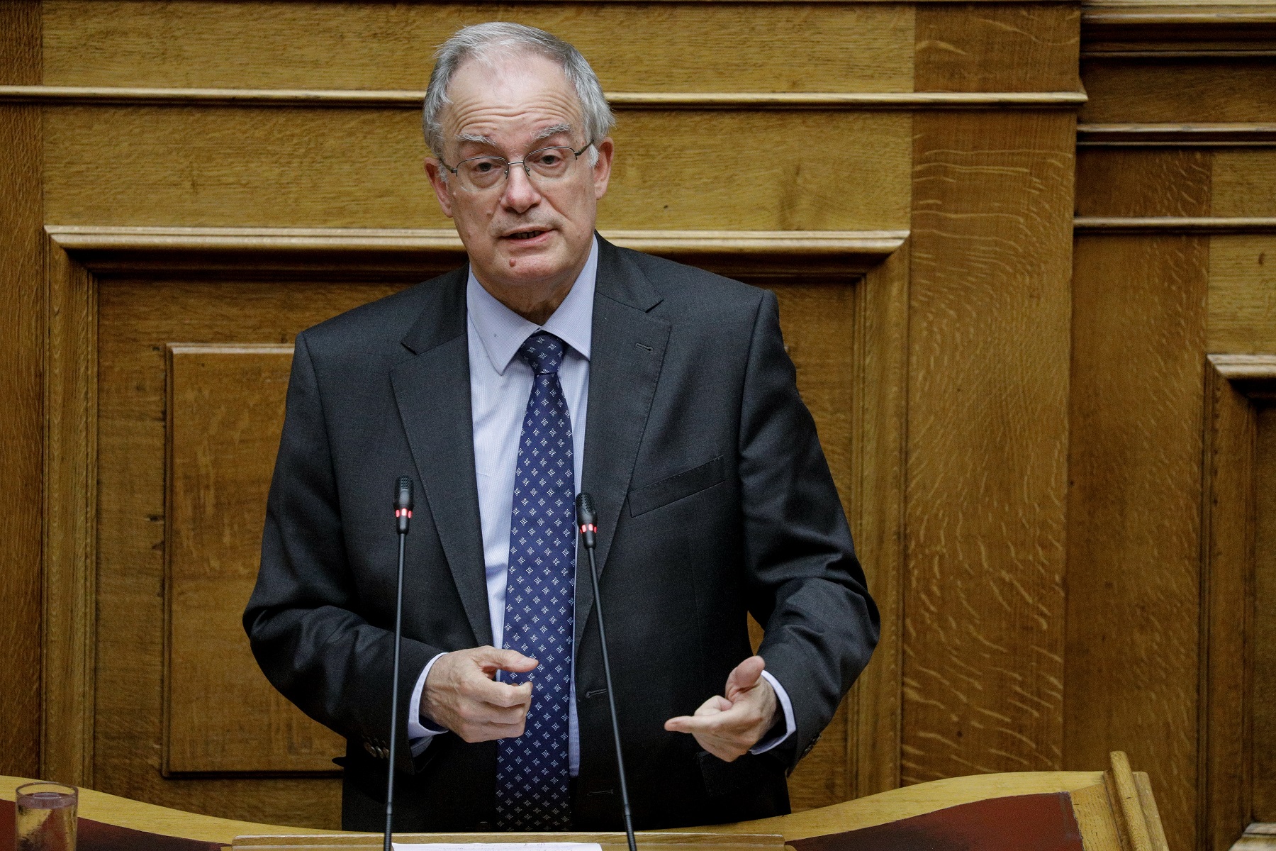 Κώστας Τασούλας Αγιά Σοφιά: Με στίχους του Παλαμά σχολίασε τη μετατροπή του μνημείου σε τζαμί