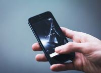 Uber: Έχασε την άδεια λειτουργίας της στο Λονδίνο