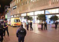 Χάγη: Επίθεση με μαχαίρι σε εμπορικό δρόμο της πόλης – Τρεις τραυματίες [pics]