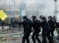 Κίτρινα Γιλέκα: Βίαια επεισόδια στο Παρίσι – Πάνω από 120 συλλήψεις