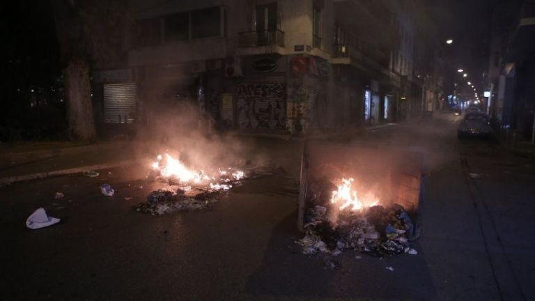 Ζωγράφου: Άγριο ξύλο μεταξύ Ολυμπιακών και Παναθηναϊκών – Τραυματίες και προσαγωγές