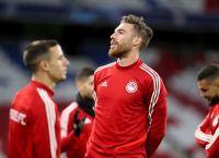 Ζοσέ Σα: Προβληματισμός στον Πειραιά για τις εμφανίσεις του