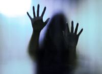 Κρήτη: Μείωσαν την ποινή στον πατέρα που βίαζε την κόρη του