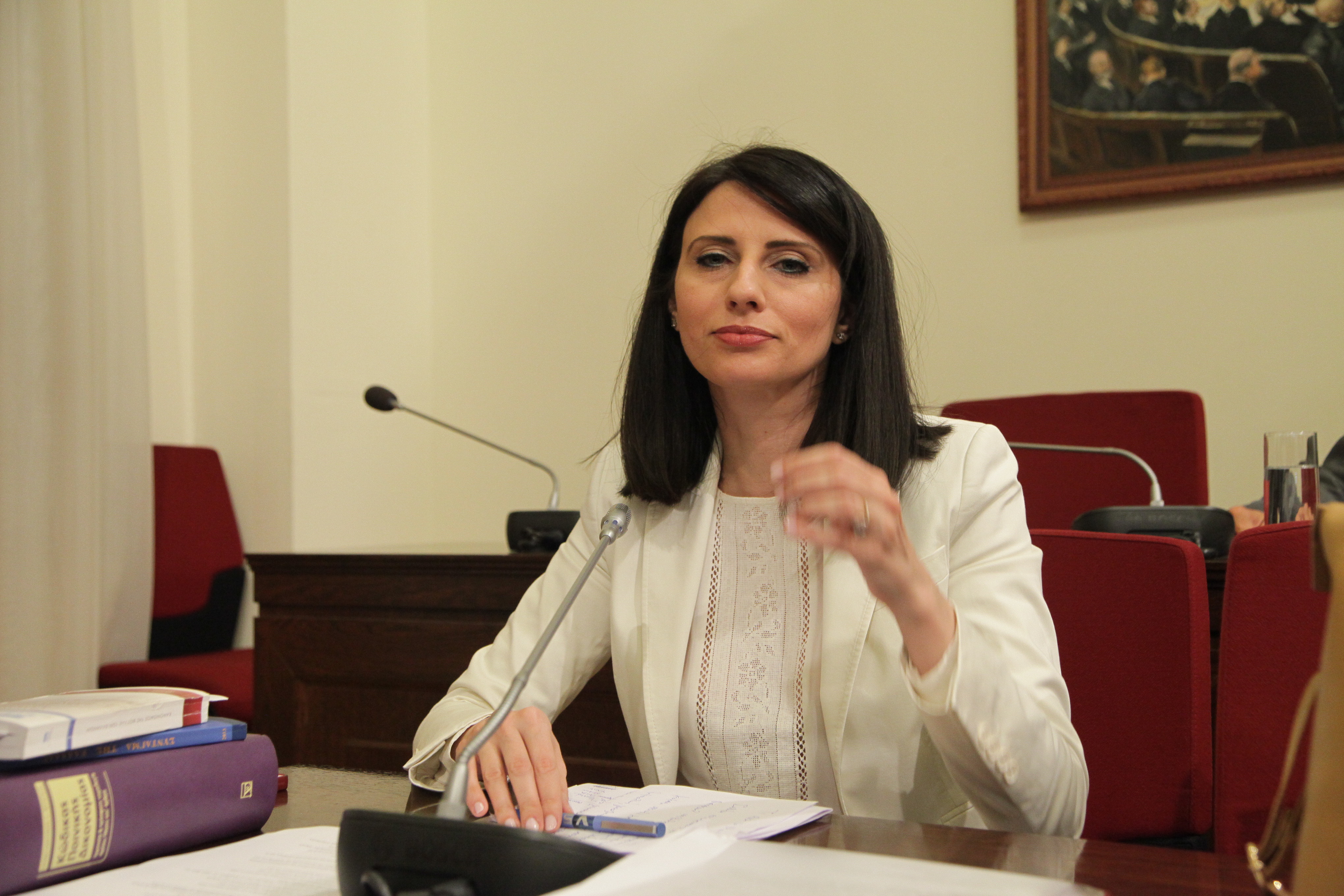 Νίνα Κασιμάτη: Συνεχίζεται ο σάλος για την ανάρτησή της – Να ανακαλέσει ζητά ο Κωνσταντίνος Τασούλας