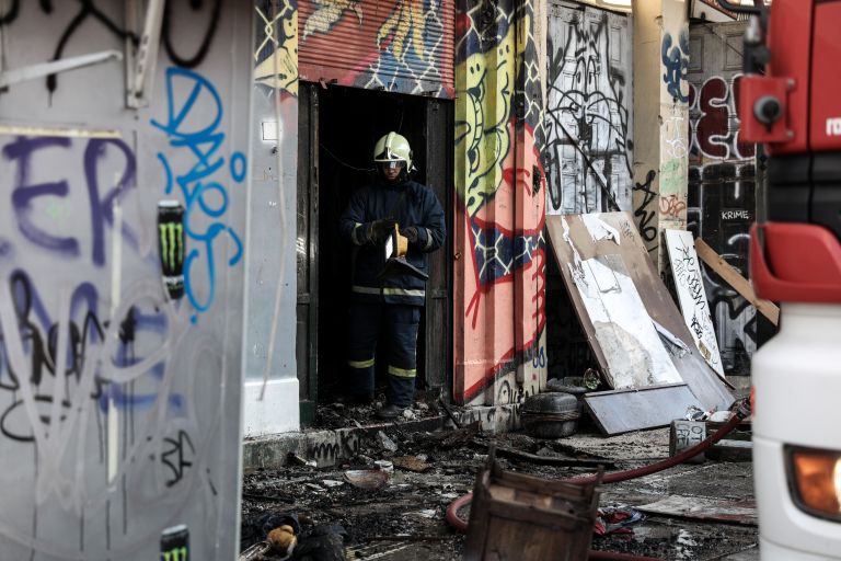 Ερμού: Σύλληψη 56χρονου για τη φωτιά στο κτίριο