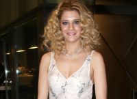 Τζένη Θεωνά: Αποκάλυψε το όνομα που θα δώσει στον γιο της [vid]
