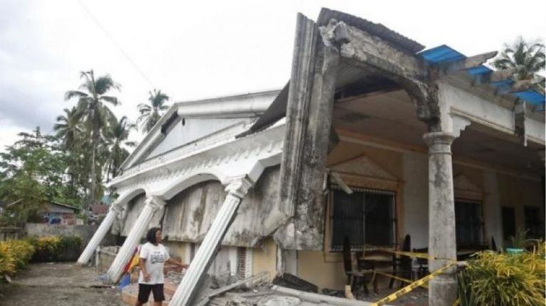 Σεισμός στις Φιλιππίνες: Νεκρή μία εξάχρονη – Κατέρρευσε τοίχος πάνω της [vid]