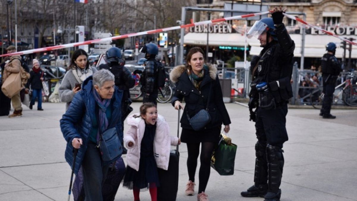 Παρίσι: Οι απεργίες διαταράσσουν το ρεβεγιόν των Χριστουγέννων