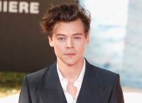 Στο «άγγιγμα» αφιερώνει ο Harry Styles το κλιπ για το «Watermelon Sugar» Στο «άγγιγμα» αφιερώνει ο Harry Styles το κλιπ για το «Watermelon Sugar»