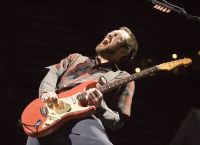 John Frusciante: Ο τραγουδιστής επιστρέφει και οι Red Hot Chili Peppers “εκτοξεύονται”