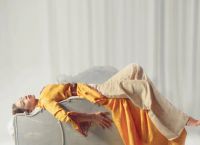 «Φροσύνη» – «Πασού»: Δύο έργα του Στέφανου Παπατρέχα στο θέατρο Άβατον