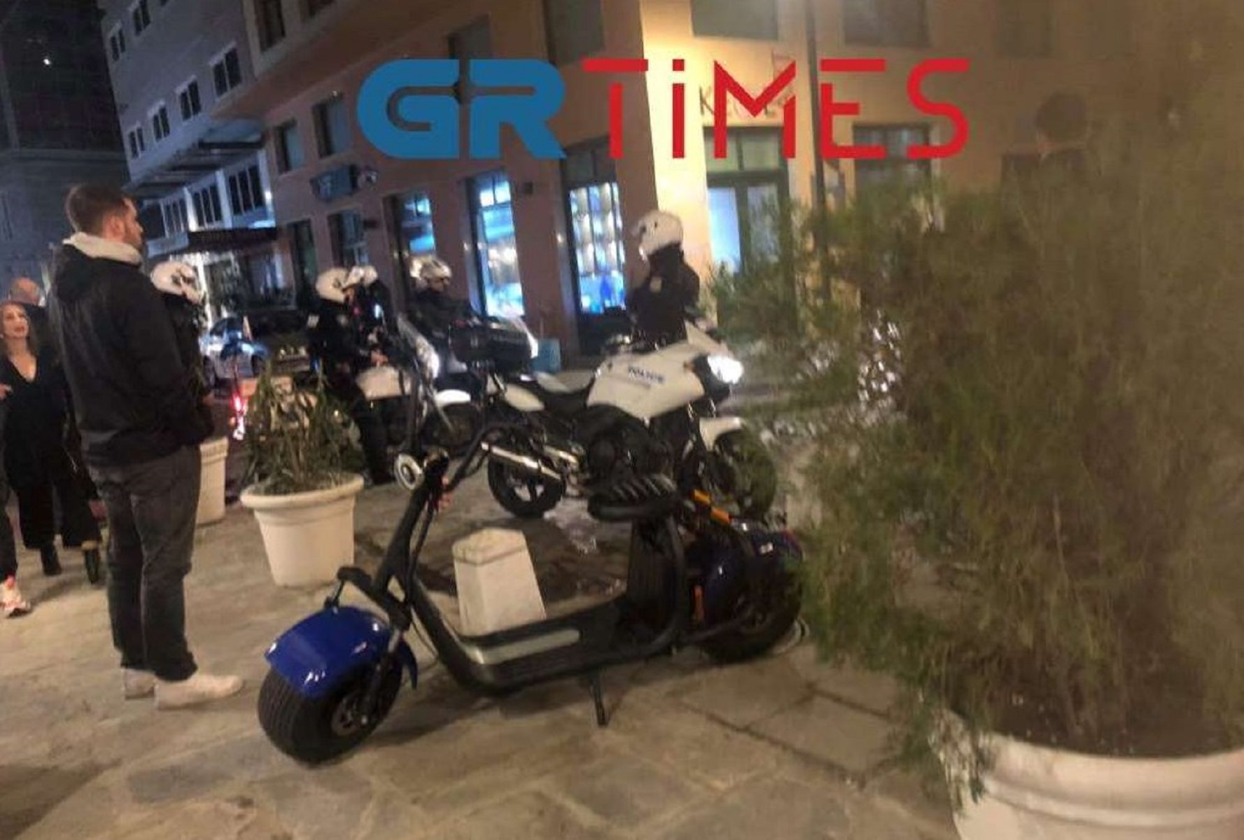 Θεσσαλονίκη: Πυροβολισμοί από τριάντα άτομα στα Λαδάδικα
