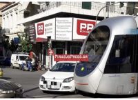 Πειραιάς: Αυτοκίνητο συγκρούστηκε με το τραμ