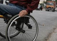 ΟΑΣΑ: Βελτιώνει την προσβασιμότητα των ΑμεΑ σε στάσεις λεωφορείων και τρόλεϊ