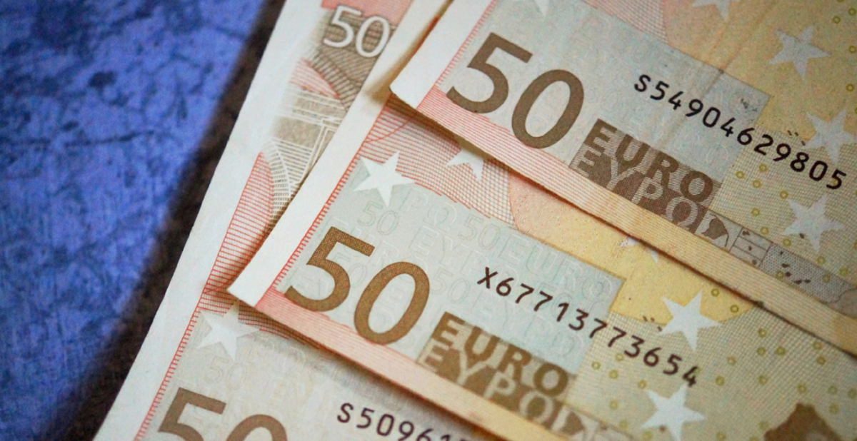 Αυξάνουν οι μισθοί στον ιδιωτικό τομέα – Δείτε για ποιες ειδικότητες