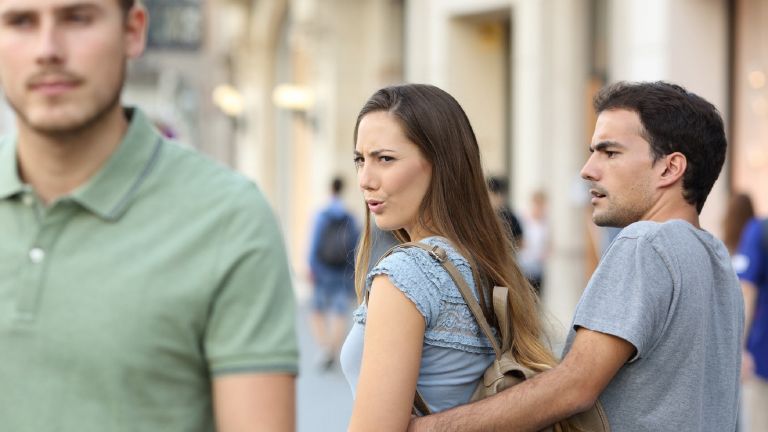 Έρευνα: Απίστευτο πόσες Ελληνίδες απατούν τους άνδρες τους