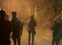 Συμπλοκές νεαρών με ΜΑΤ στην Ορεστιάδα – Μαχαιρώθηκε ένας αστυνομικός Συμπλοκές νεαρών με ΜΑΤ στην Ορεστιάδα – Μαχαιρώθηκε ένας αστυνομικός