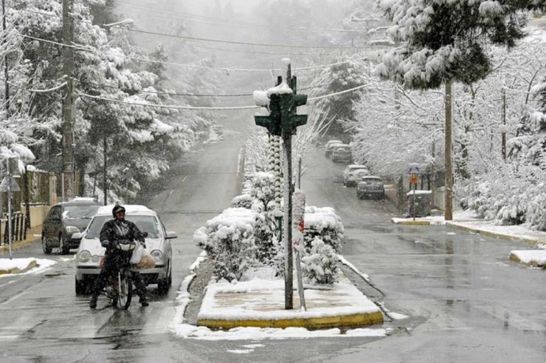 Ζηνοβία: Διακοπή της κυκλοφορίας στην Αττική λόγω πυκνής χιονόπτωσης
