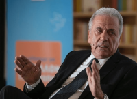 Δημήτρης Αβραμόπουλος: Στη δικαιοσύνη για συκοφαντικό πρωτοσέλιδο κυριακάτικης εφημερίδας