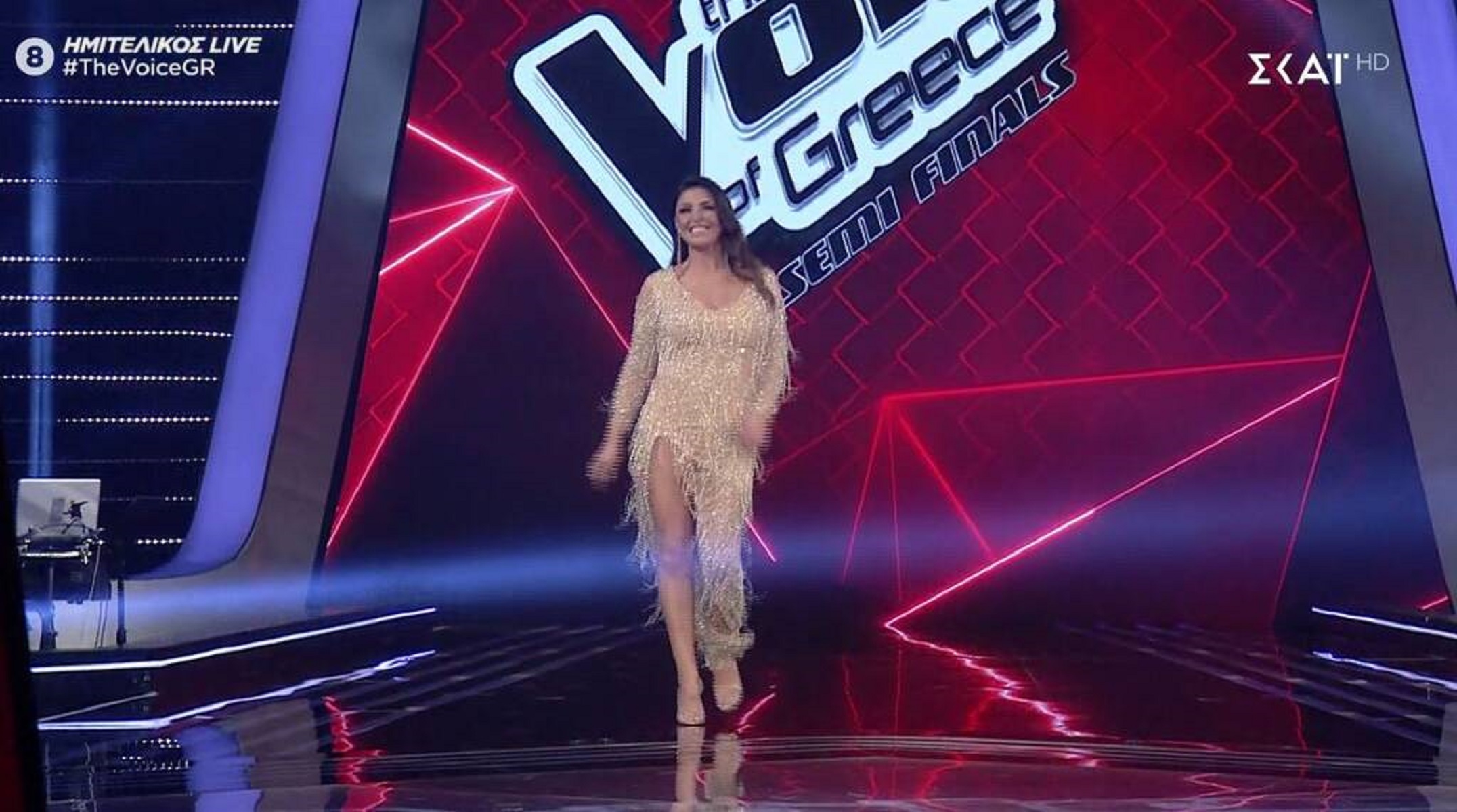 Έλενα Παπαρίζου: Εντυπωσίασε στη σκηνή του Voice [vid]