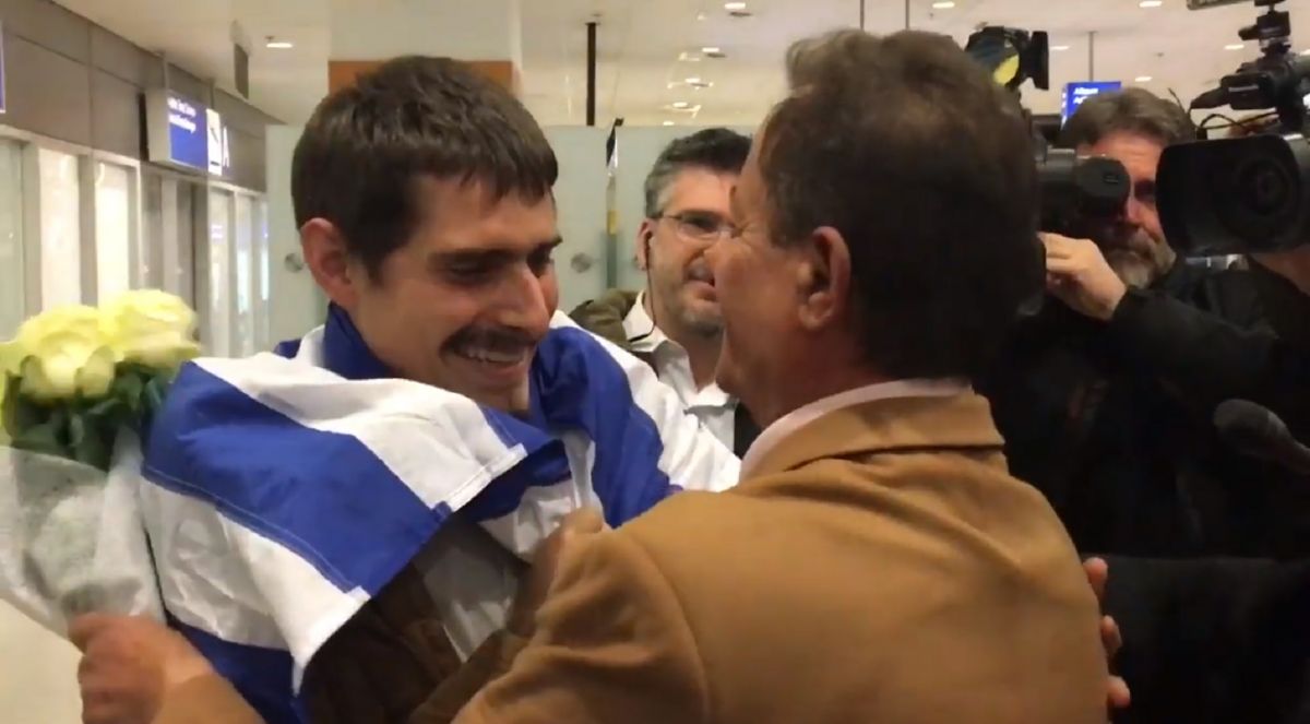 Έλληνας ναυτικός: Έφτασε στην Ελλάδα ο 20χρονος που ήταν όμηρος πειρατών στο Τόγκο