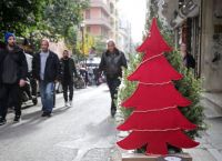 Εορταστικό ωράριο: Σε εφαρμογή από σήμερα – Τρεις συνεχόμενες Κυριακές με ανοιχτά καταστήματα