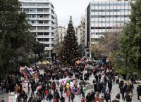 Παραμονή Πρωτοχρονιάς: Τι ώρα κλείνουν σούπερ μάρκετ και μαγαζιά σήμερα
