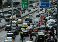 Αττική Οδός: Καραμπόλα με 6 οχήματα στο ρεύμα προς Ελευσίνα – Μεγάλες καθυστερήσεις