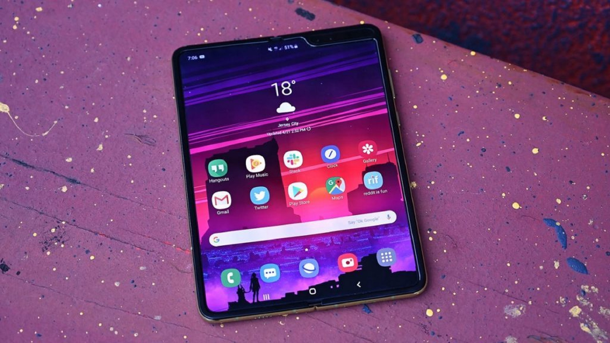 Samsung Galaxy Fold: Διαθέσιμο σε Ελλάδα και Κύπρο το αναδιπλούμενο smartphone [pics&vid]