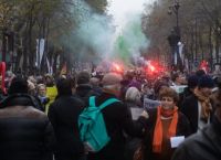 Γαλλία: Στους δρόμους 1,5 εκατομμύρια διαδηλωτές – Μάχη με τους αστυνομικούς