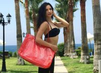 Κατερίνα Γερονικολού: «Αγαπητέ άντρα, να σέβεσαι την Γυναίκα» Κατερίνα Γερονικολού: «Αγαπητέ άντρα, να σέβεσαι την Γυναίκα»