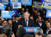 Βρετανία: Θρίαμβος Τζόνσον και Brexit στις εκλογές – Πανωλεθρία για Κόρμπιν