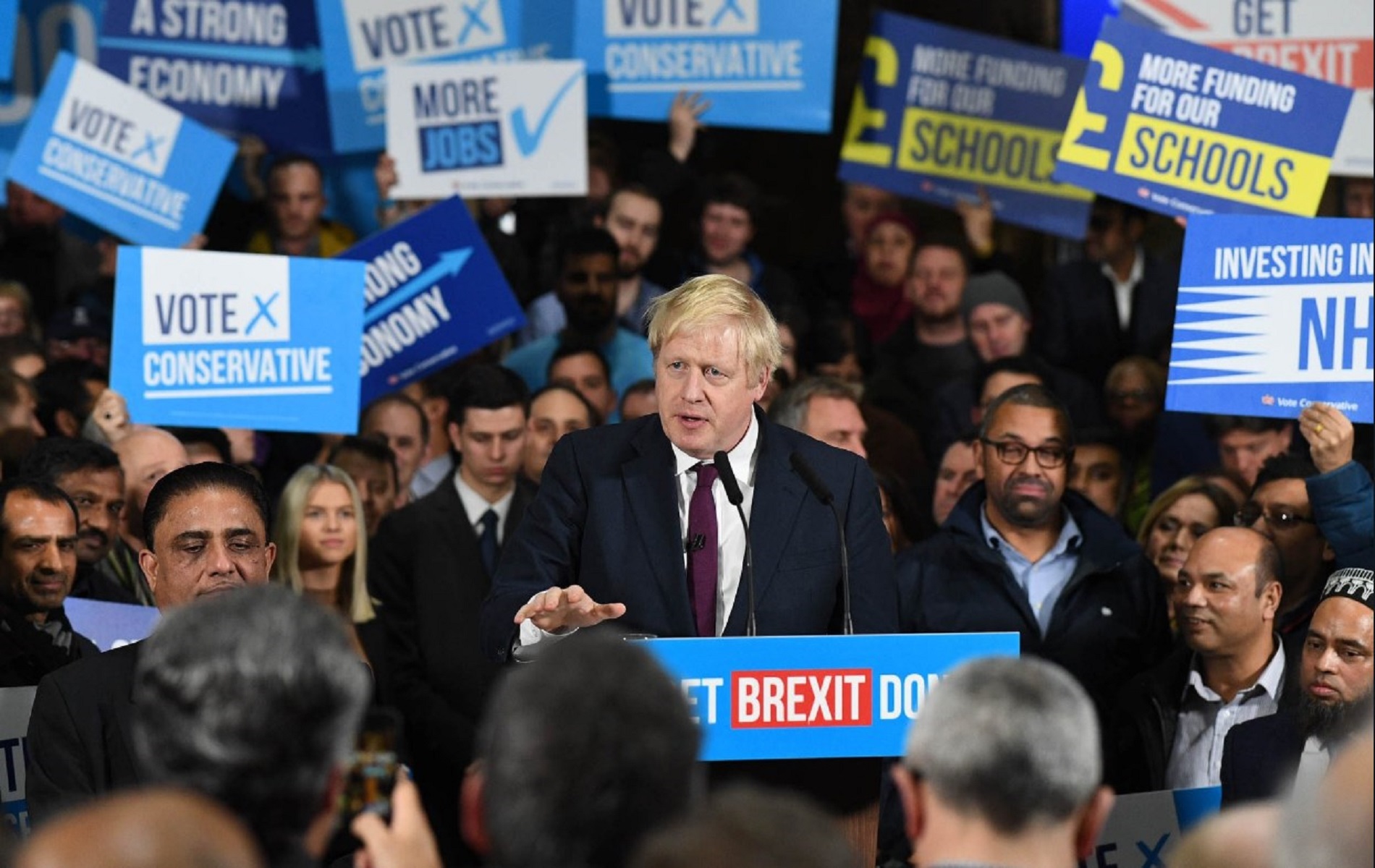 Βρετανία: Θρίαμβος Τζόνσον και Brexit στις εκλογές – Πανωλεθρία για Κόρμπιν